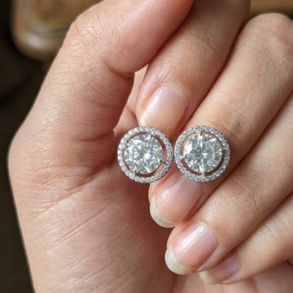 Round Diamond Studs