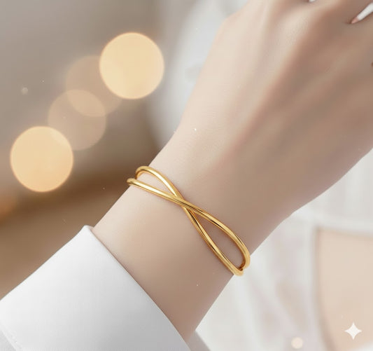 Stylish Gold Bracelet